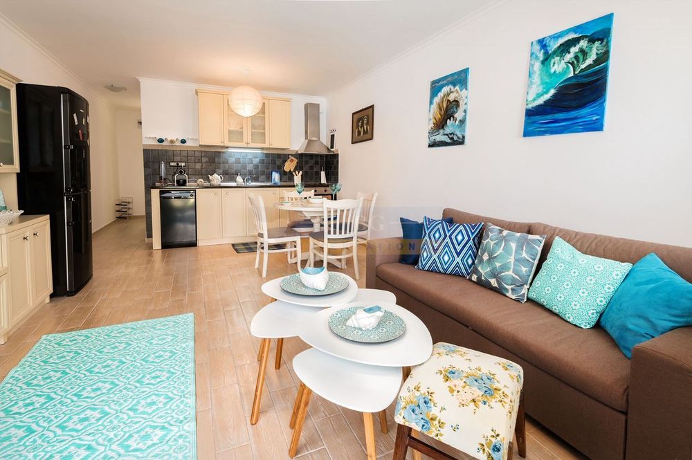 Продава се Тристаен апартамент в Черноморец - 120 кв.м за 1084 €/кв.м - Снимка #2