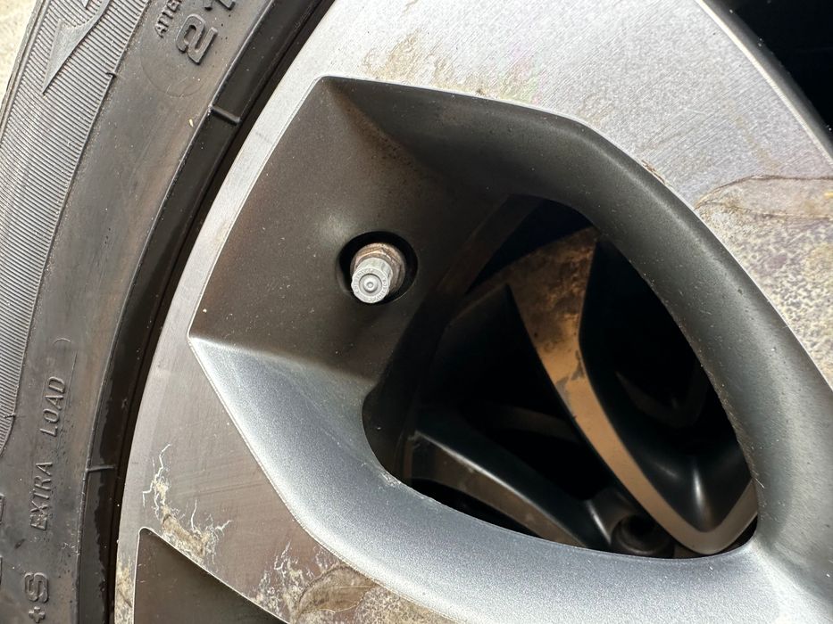 Vand Jante Aliaj Nissan/Duster, anvelope 215/55/17, M S. Dot 2021.