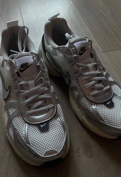 Кроссовки NIKE 43 размер