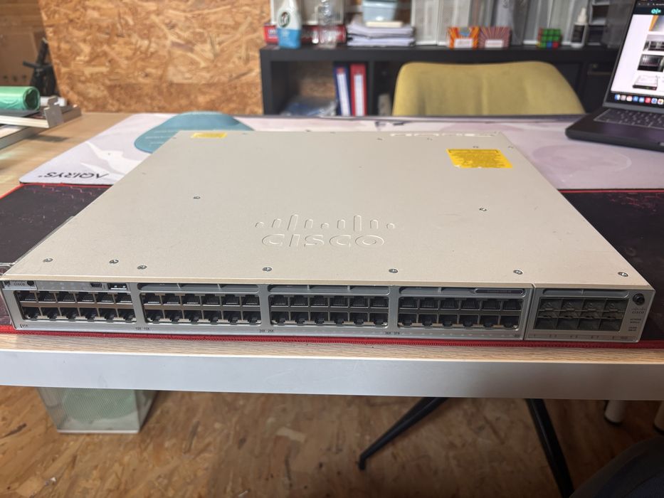 Switch CISCO Catalyst 9300 48