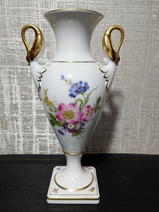 Винтажная фарфоровая ваза "Кaiser". Германия