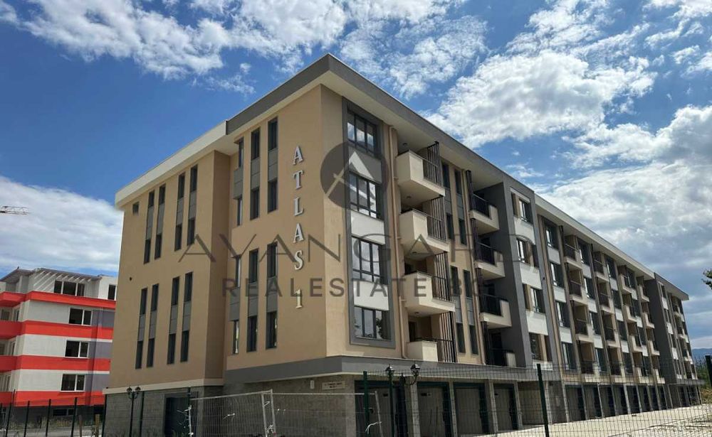 Продава се Тристаен апартамент в Пловдив, Христо Смирненски - 101 кв.м за 886 €/кв.м - Снимка #1