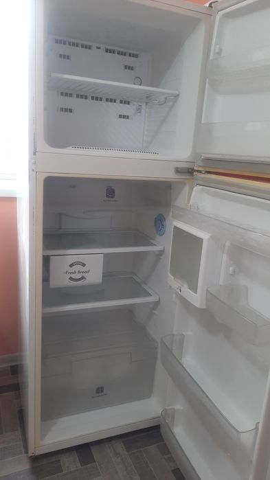 Холодильник SAMSUNG