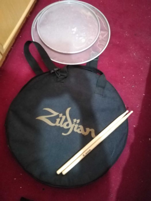 Cinele si fuscinele Zildjian Avedis ZBT de 13, 14 si 18