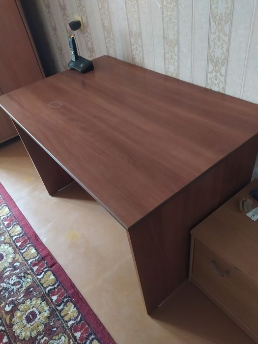 Стол в отличном состоянии недорого