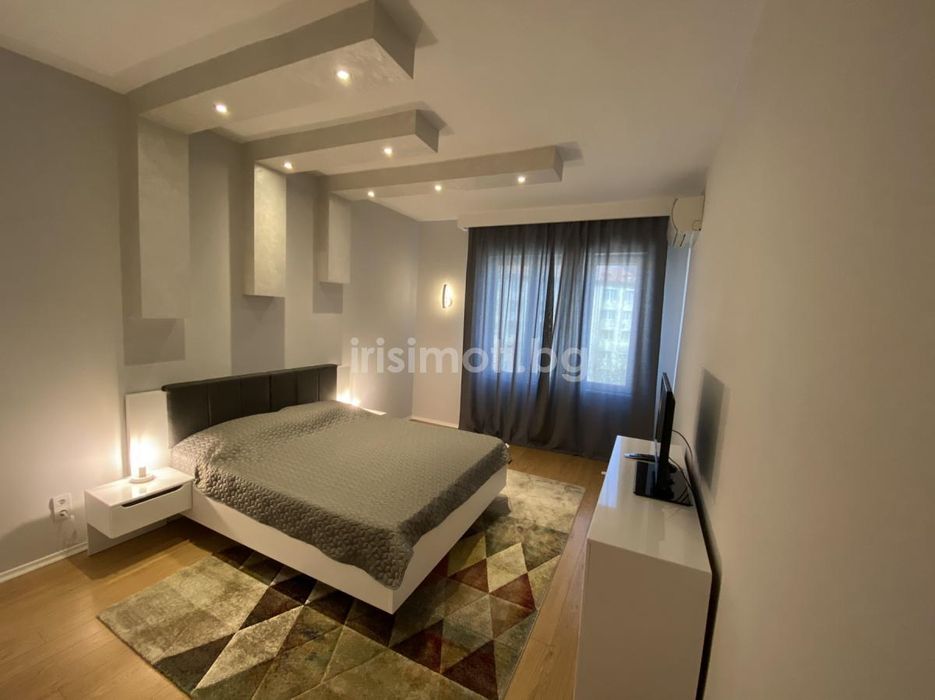 Дава се под наем Тристаен апартамент в София, Център - 82 кв.м за 950 € - Снимка #9