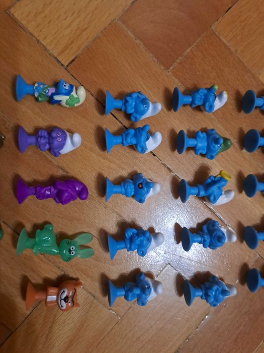 Lot 23 de stikeez Strumfi