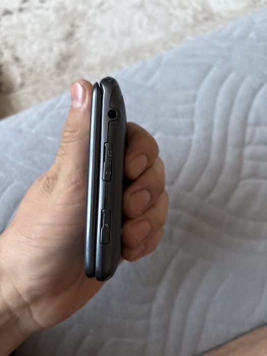 Продам телефон раскладкшку полностью рабочий