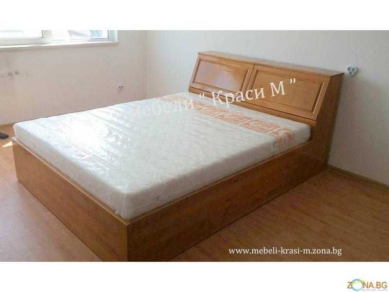 Спалня с 4 чекмеджета, с 2 високи табли -МАСИВ. Налична!