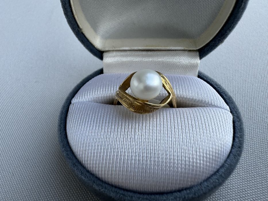 Inel din aur si perla
