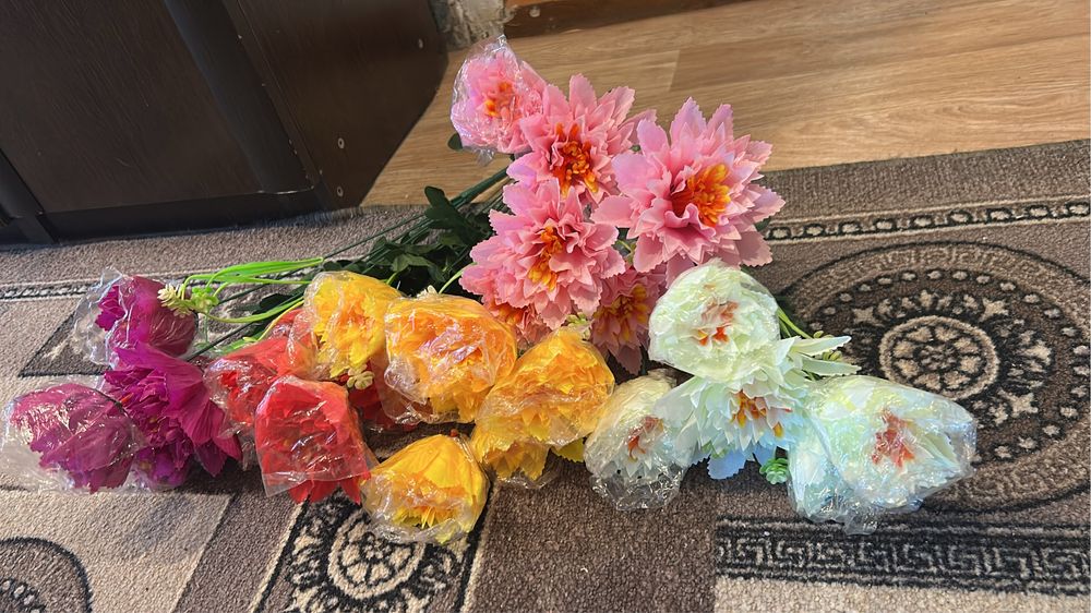 Продам цветы искусственые