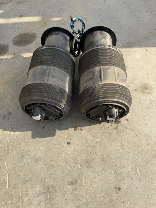 Perna spate Audi Q7 4M stanga dreapta 4M0616002AB 4M0616001AB
