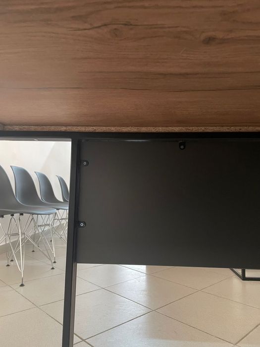 Рабочий стол 1600×700 мм