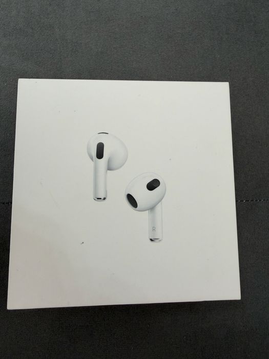 Продам Airpods 3