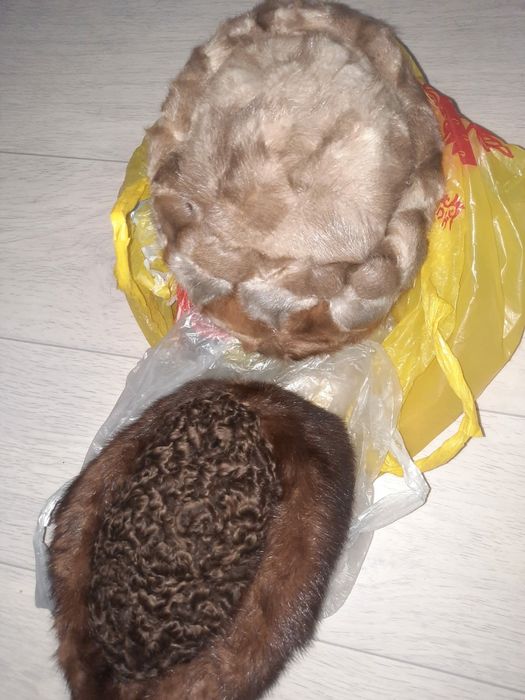 Шапки горка отдам