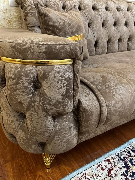 Срочно продаем диван !