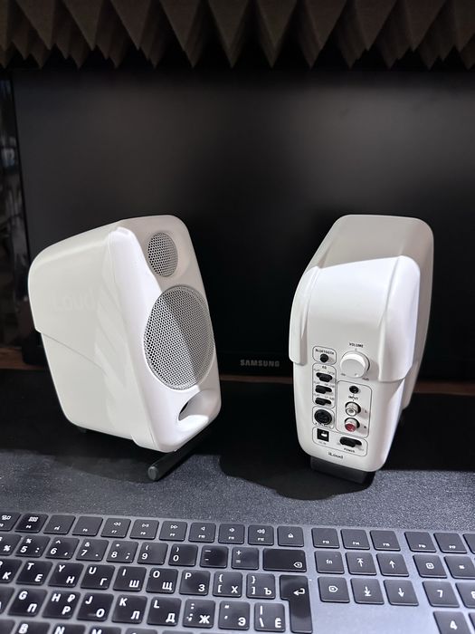 Студийные мониторы IK Multimedia iLoud Micro Monitor White Edition
