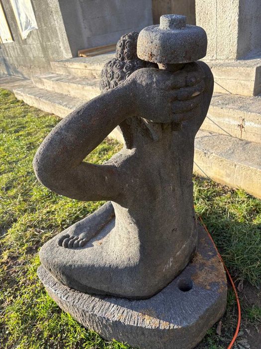 Statuie din piatra (beton)