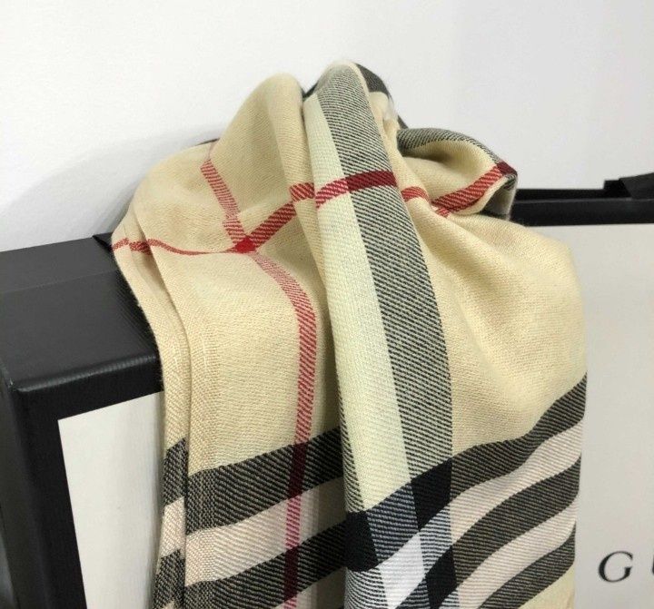 Esaefa/sal unisex  Burbbery,logo brodat, super calitate