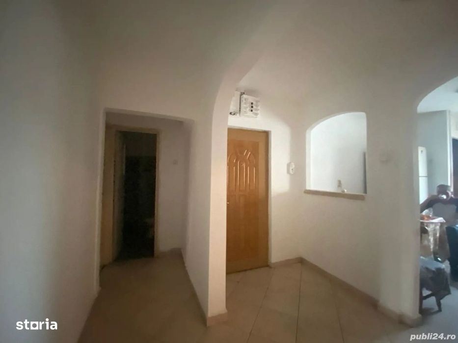 Apartament 4 camere Dezrobirii BCR