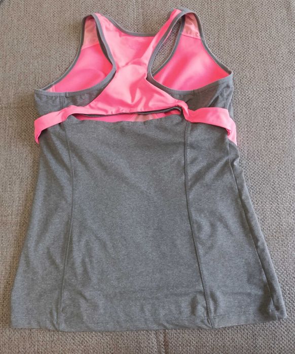 Спортивная майка H&M.