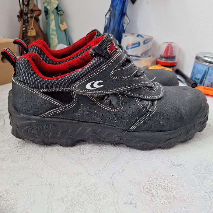 Bocanci de lucru cu bombeu Cofra nr 43