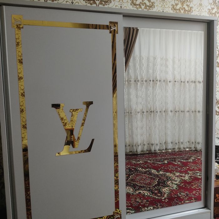 Mebel yaxshi holatda