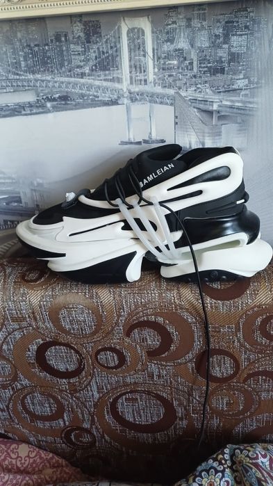 Продам кросовки Балинсияга