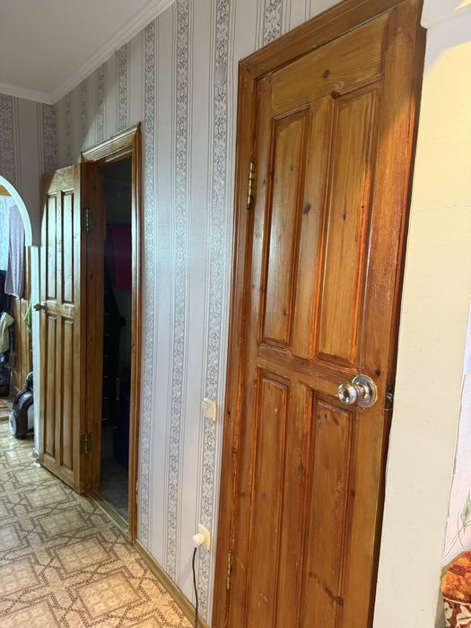 Продам двери деревянные