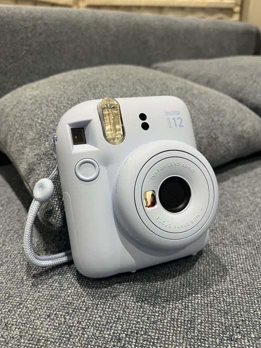 Instax mini 12 в отличном состоянии