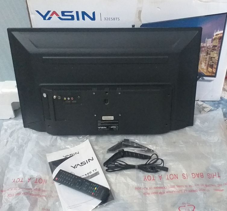 LED Телевизор Yasin 32 Full HD. Комплект: пульт, паспорт, коробка.