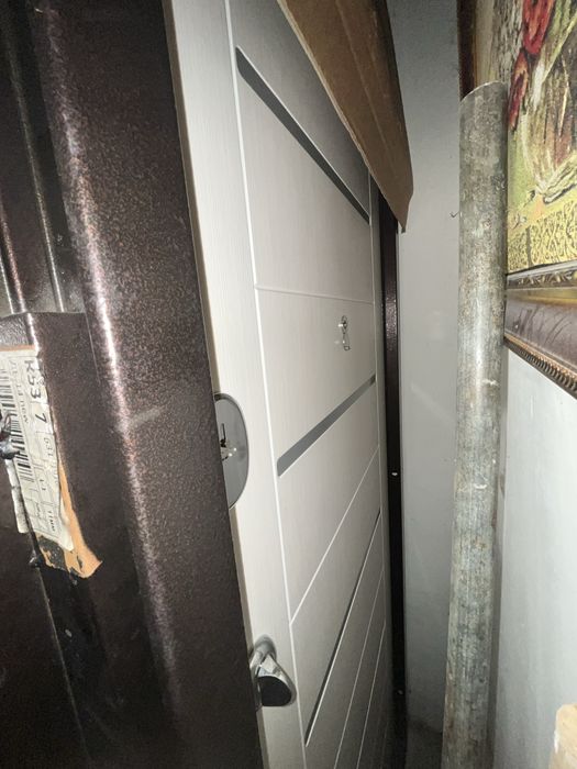 Продам  дверь металическую