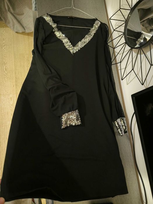 Rochie scurta forma A, cu paiete decorative