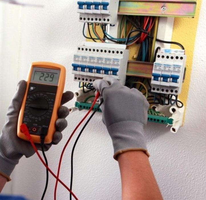 Electrician NON-STOP prețuri foarte bune. Fac și deplasări