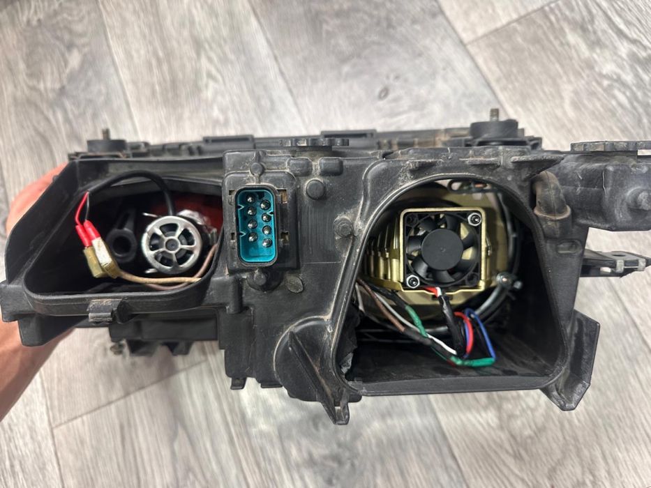 Фары BMW E38 комплет