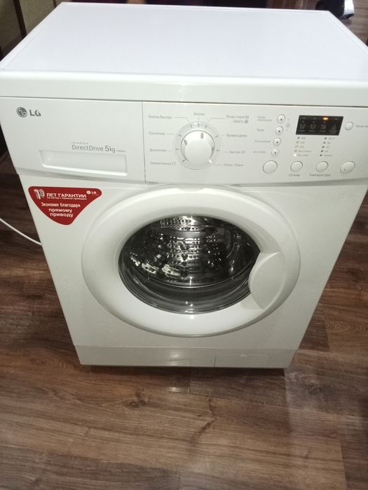 Lg 5 кг инвертор стиральная машинка рабочая продается.