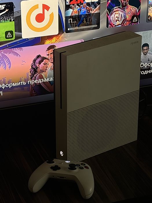 Продаю Xbox one s 1tb