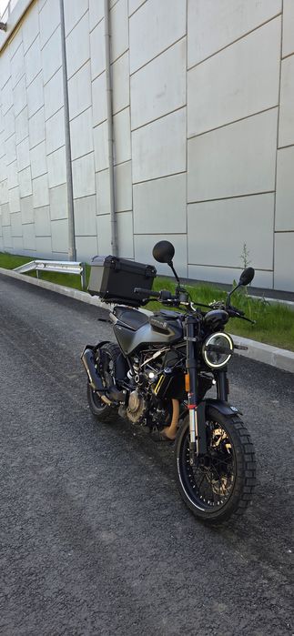 Motocicleta Husqvarna Svartpilen 125cc 2023 | CASCO până 30.06.2026