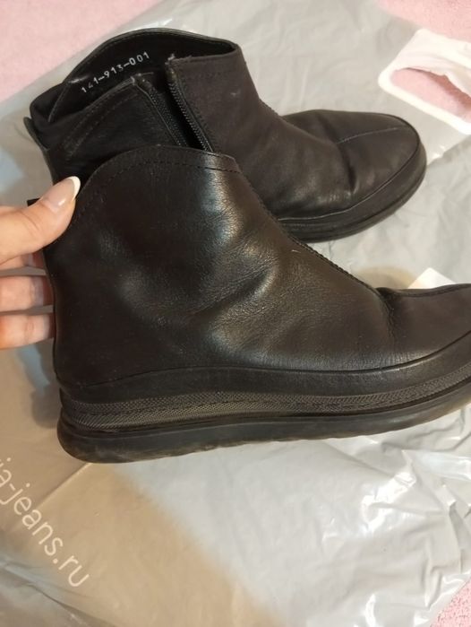 Продам женскую обувь