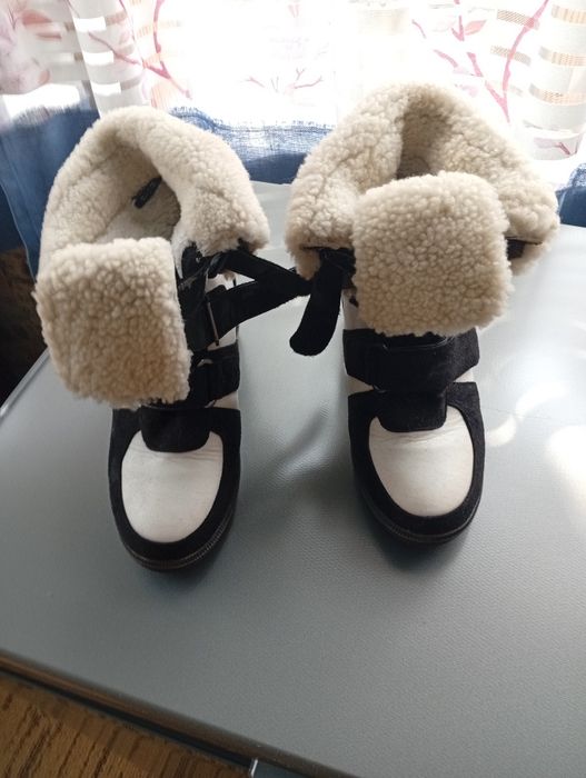 Сапожки сникерсы,продам.