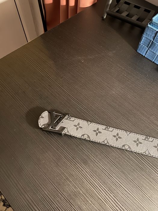 vand curea Louis Vuitton