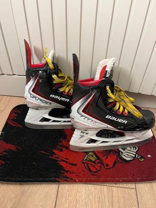 Продам  коньки проф