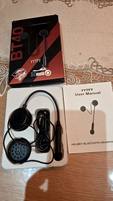 Блуутут слушалки за каска