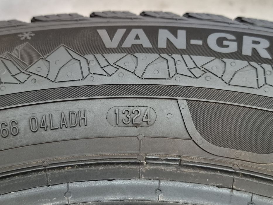 "Dot 24" 215/65/16 C Semperit 4Броя: 420лв 7.2мм