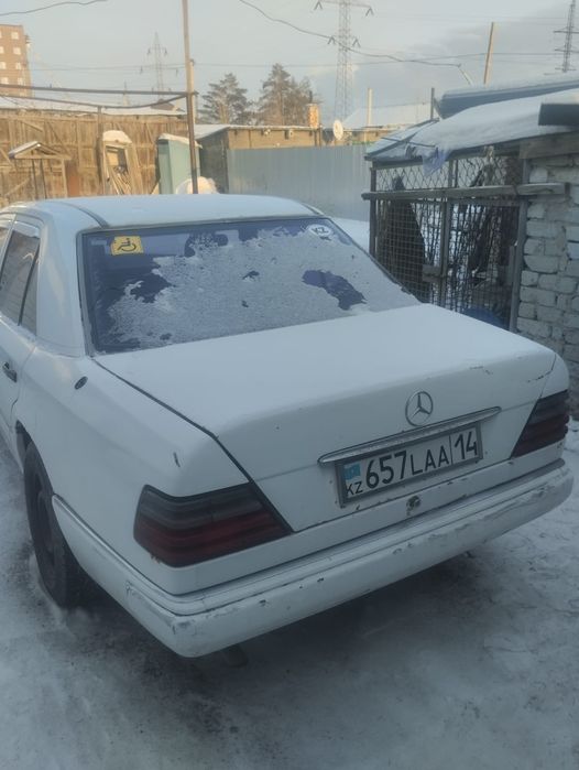 Мерседес 124 220Е