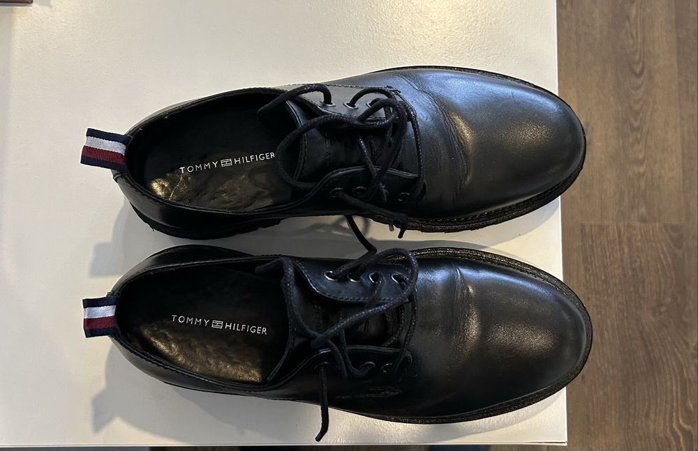 Мъжки обувки Tommy Hilfiger номер 43, UK 9