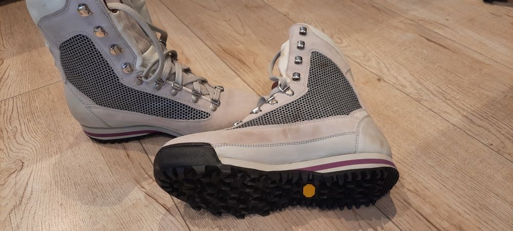 Дамски туристически обувки AKU