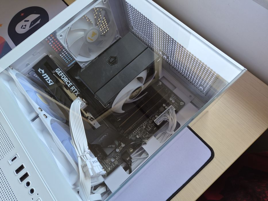 Vând PC nou DDR5(custom). Intel i3 14100F si RTX 5050, PC cu WIFI6E.