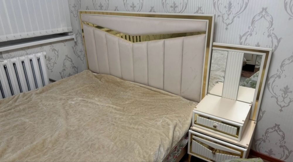Спальный гарнитур в отличном состоянии