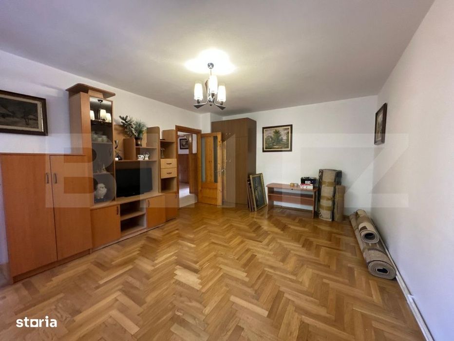 Apartament 4 camere, 100 mp, 2 parcari + 2 boxe, etaj 1, zona Noua - B